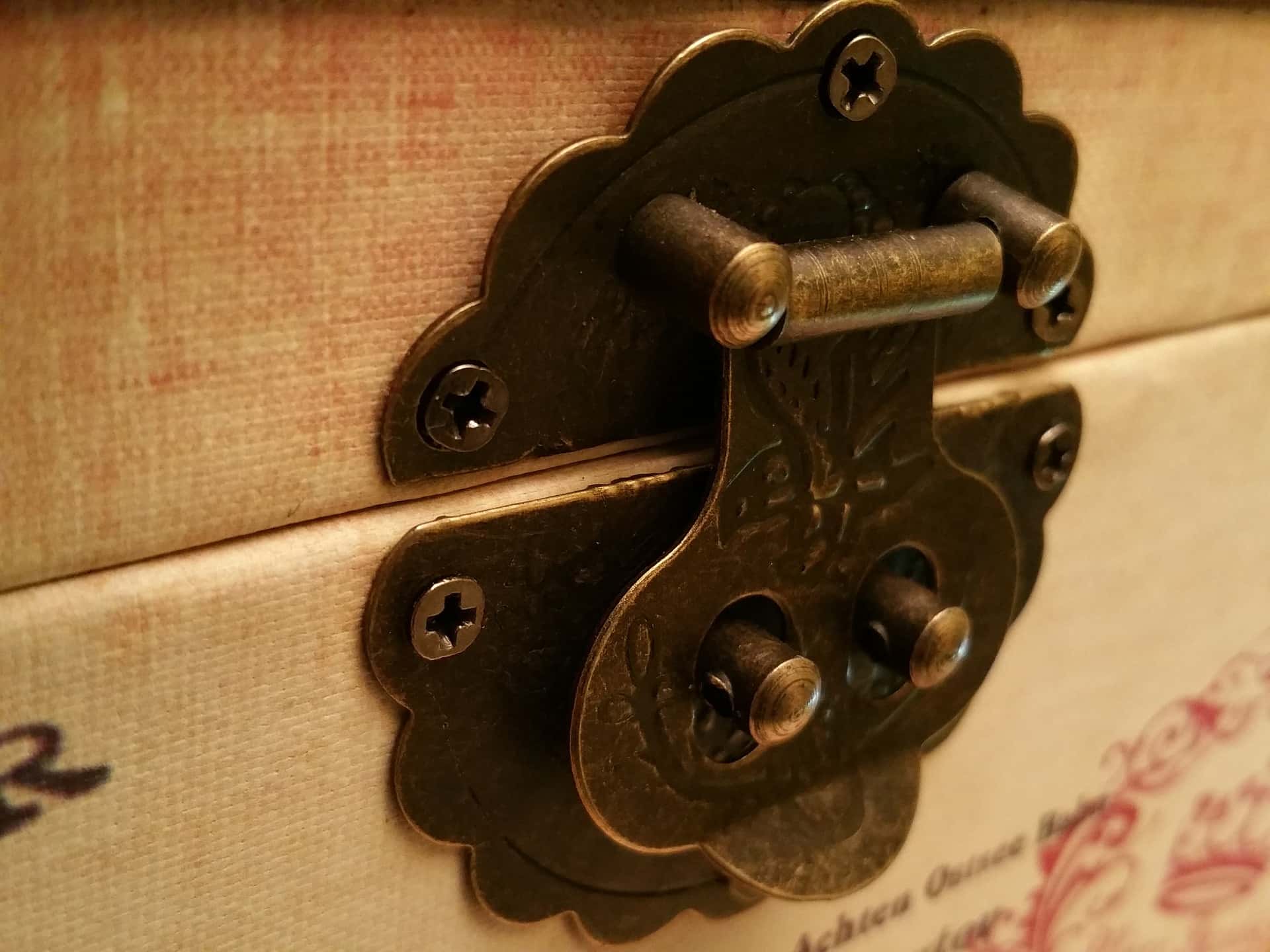 Mad Kings and Queens facts