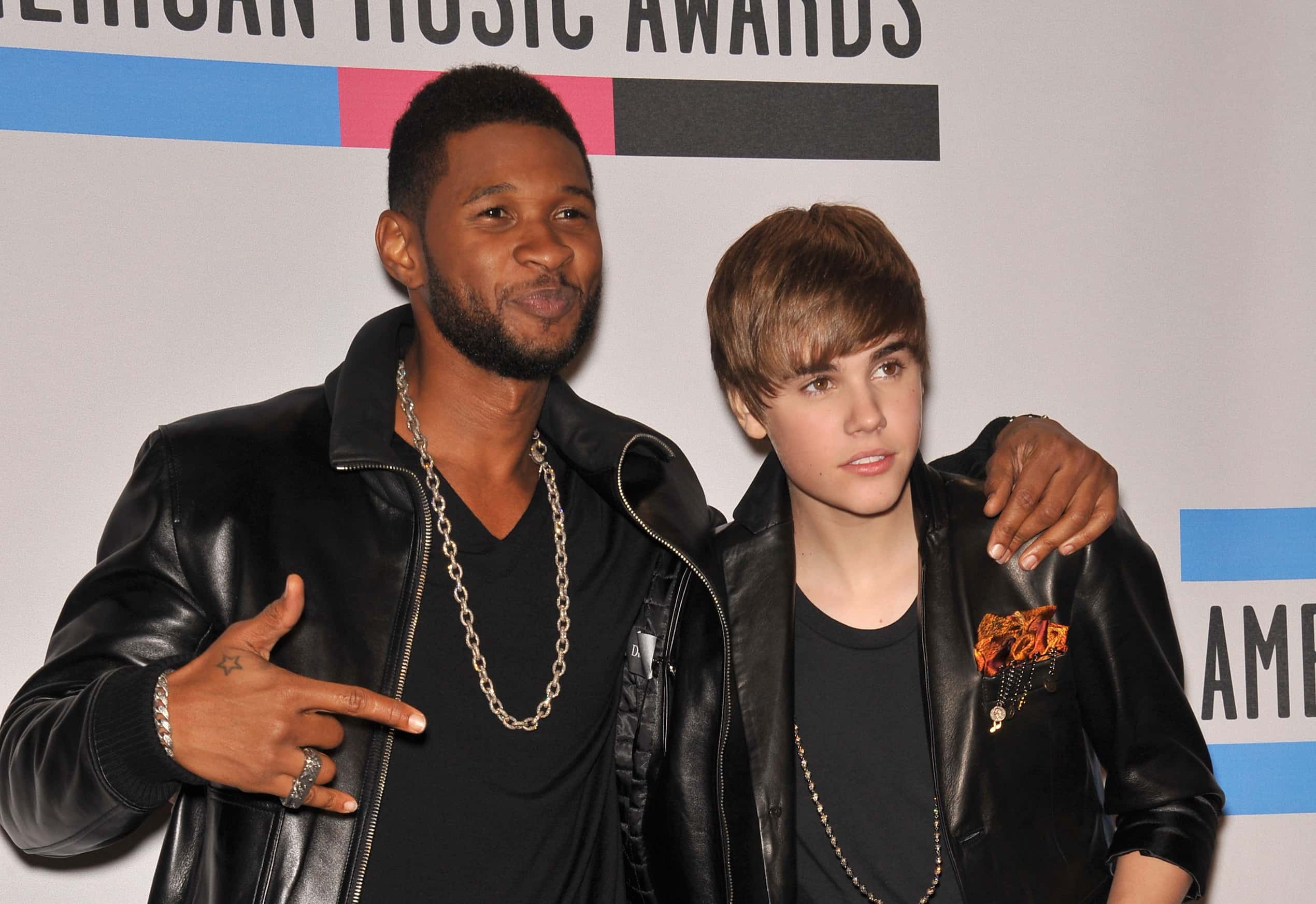 Usher & Justin Bieber (right) at the 2010 American Music Awards