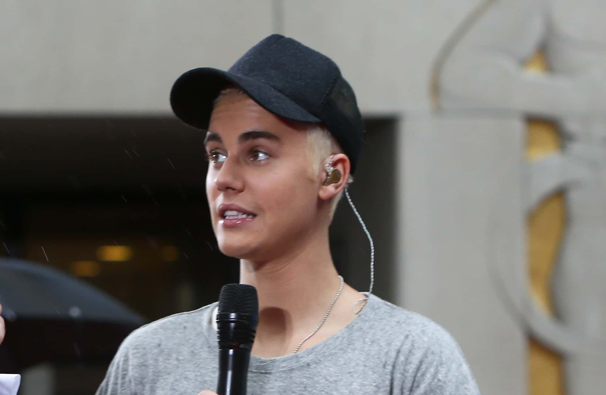 Singer Justin Bieber (R) and Carson Daly on NBC's 'TODAY Show'