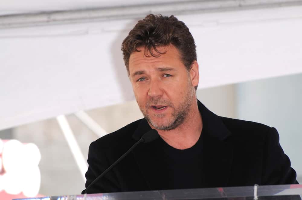 Russell Crowe posing for a photo