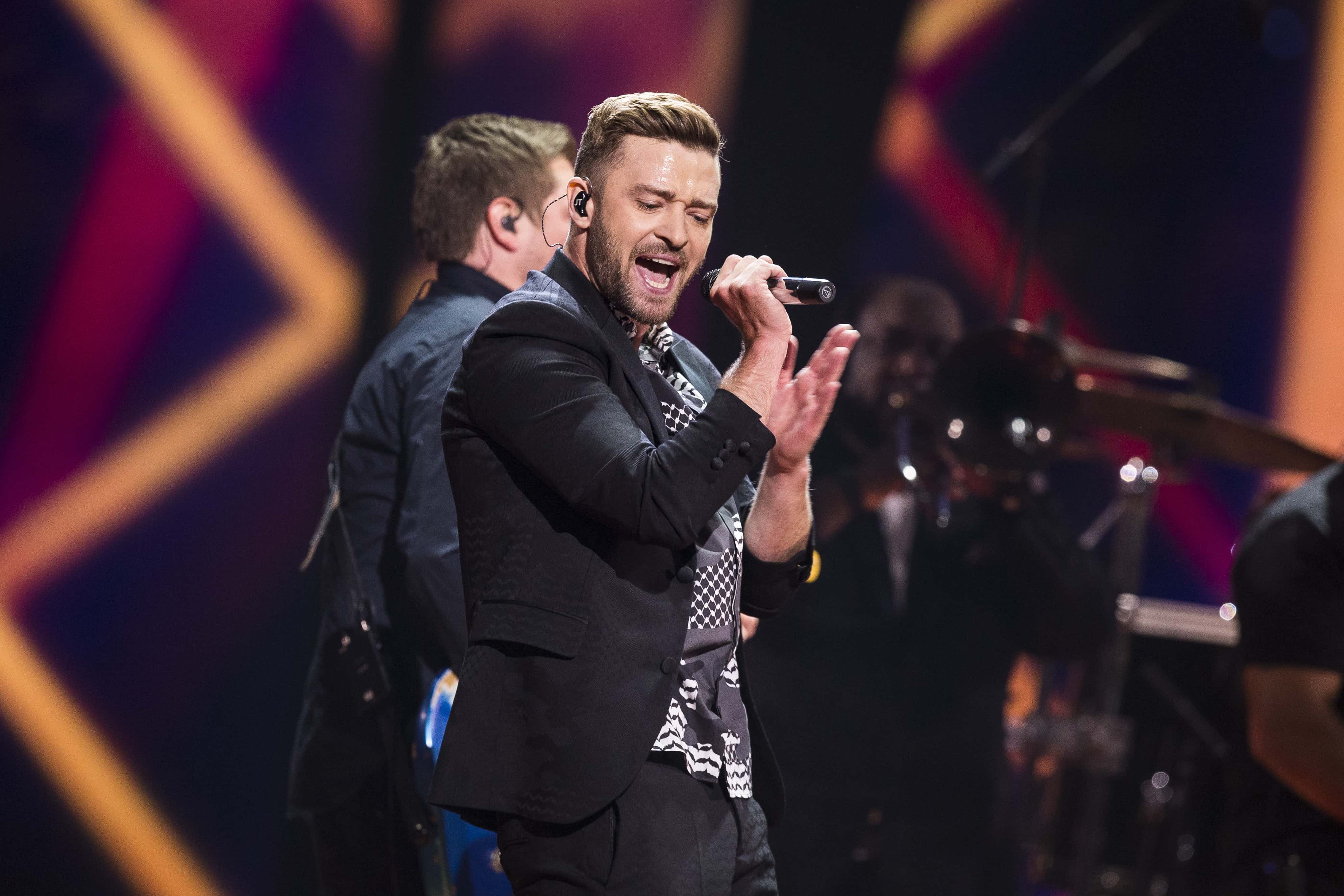 : Justin Timberlake performs his new single "Can't Stop The Feeling"