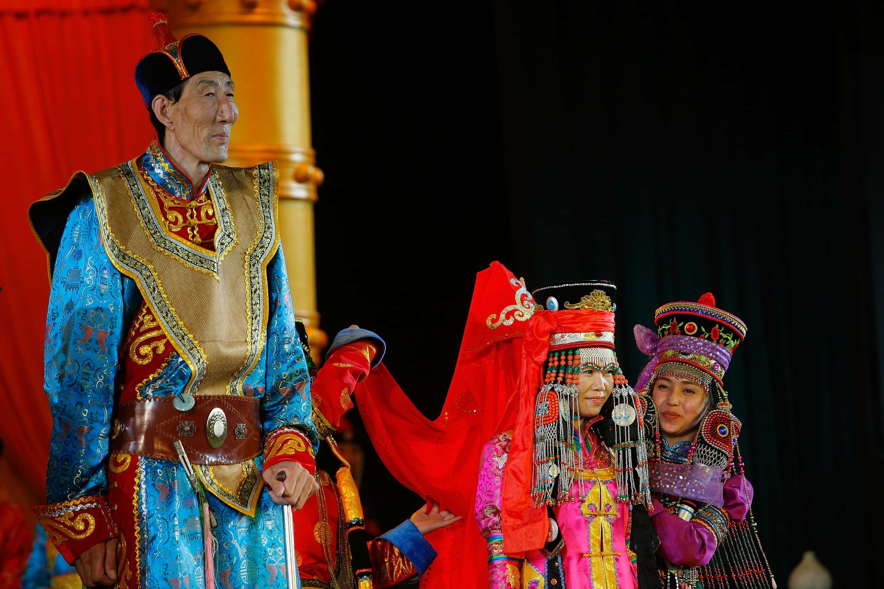 World's Tallest Man Gets Married In Inner Mongolia.