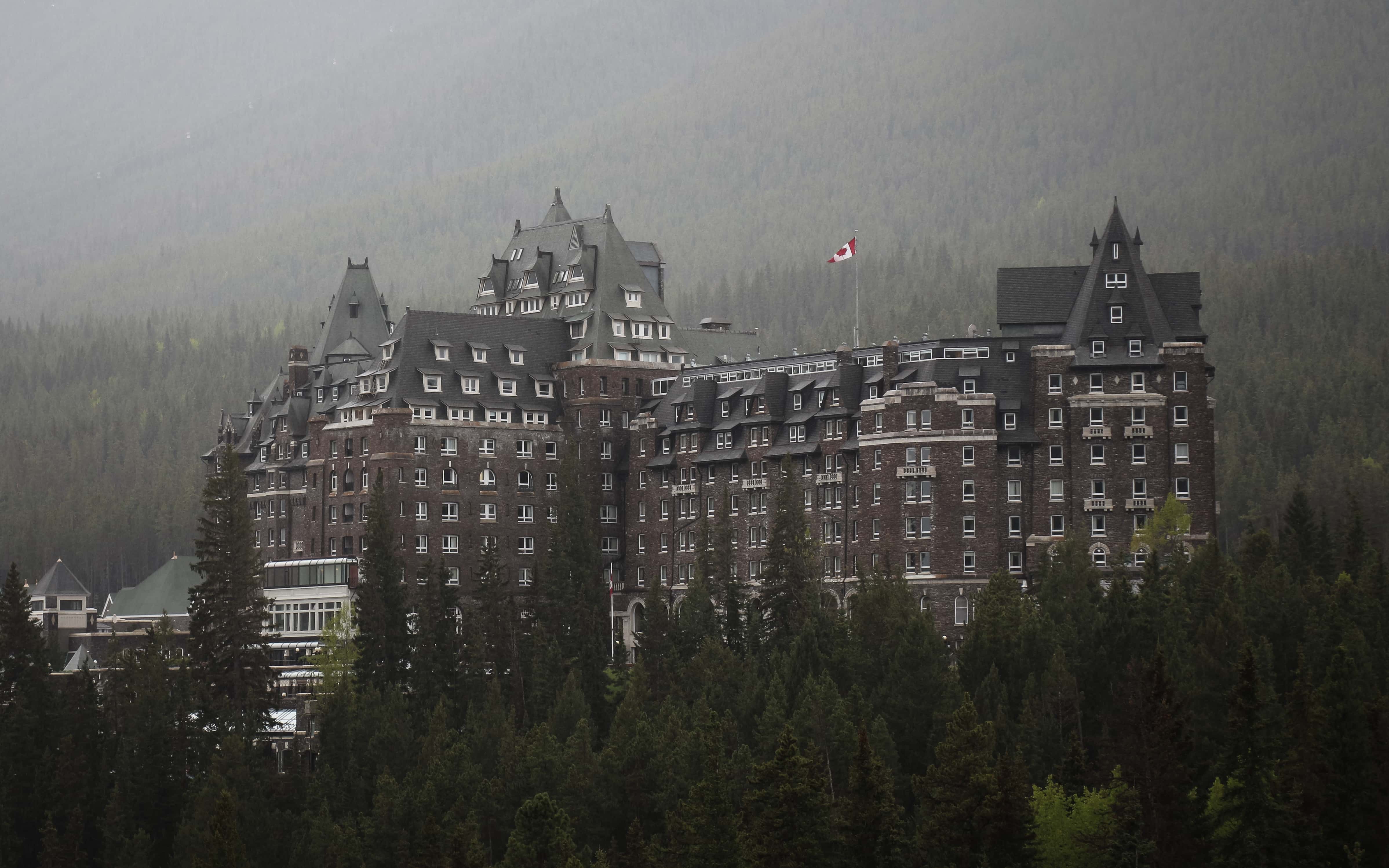 Large haunted hotel in Alberta (Banff Fairmont)