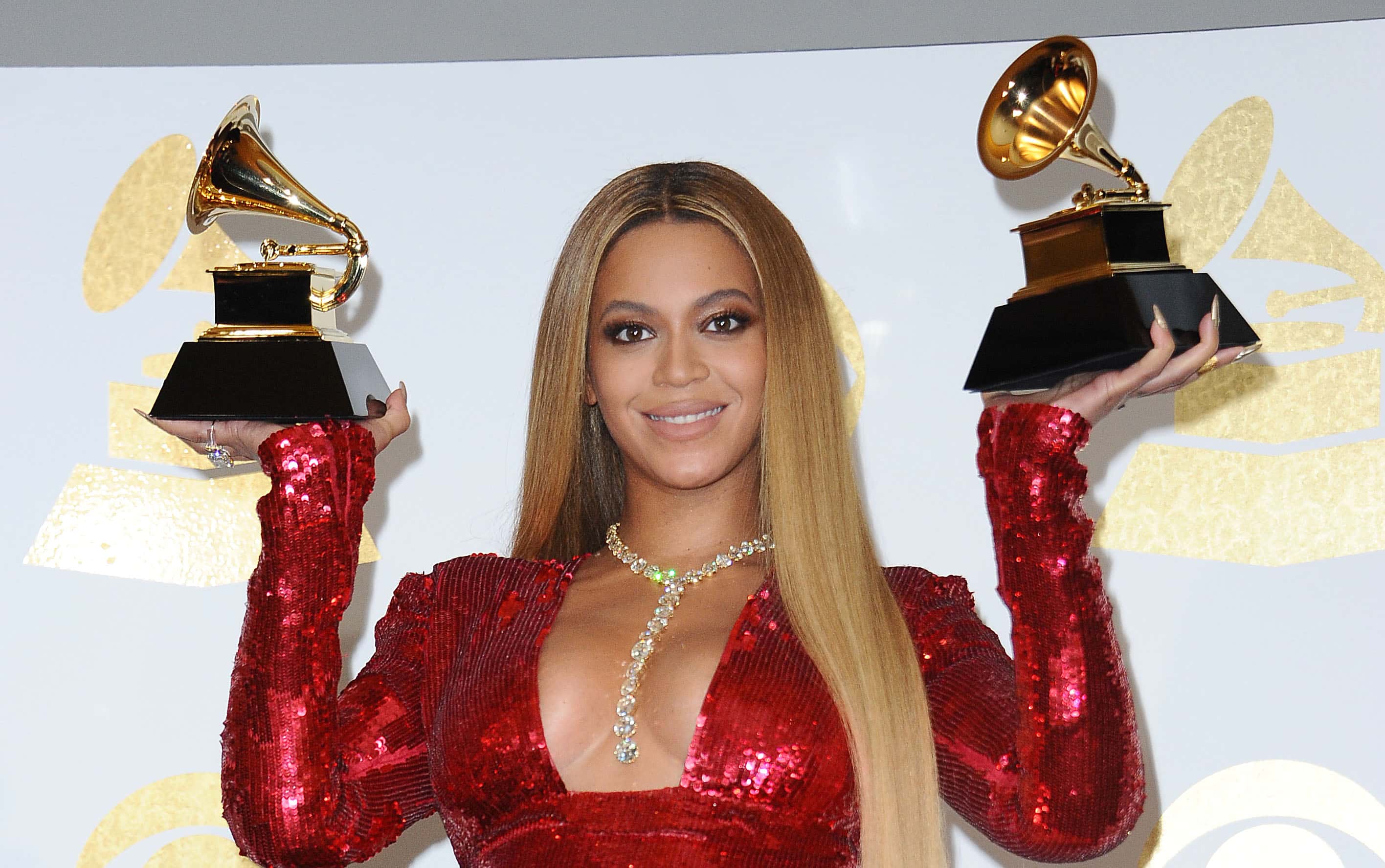 eyonce poses in the press room at the 59th GRAMMY Awards at Staples Center on February 12, 2017