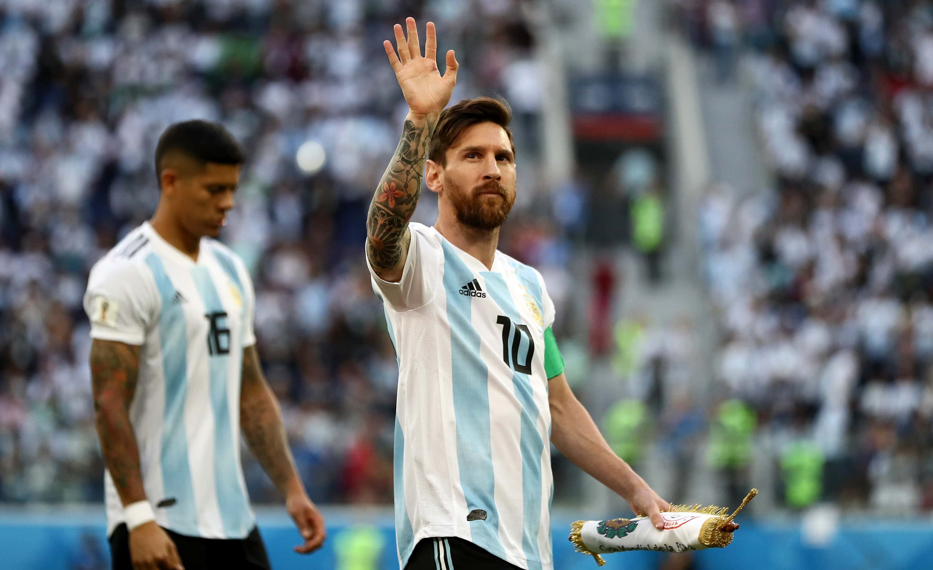 Lionel Messi of Argentina waves to the fans prior to the 2018 FIFA World Cup