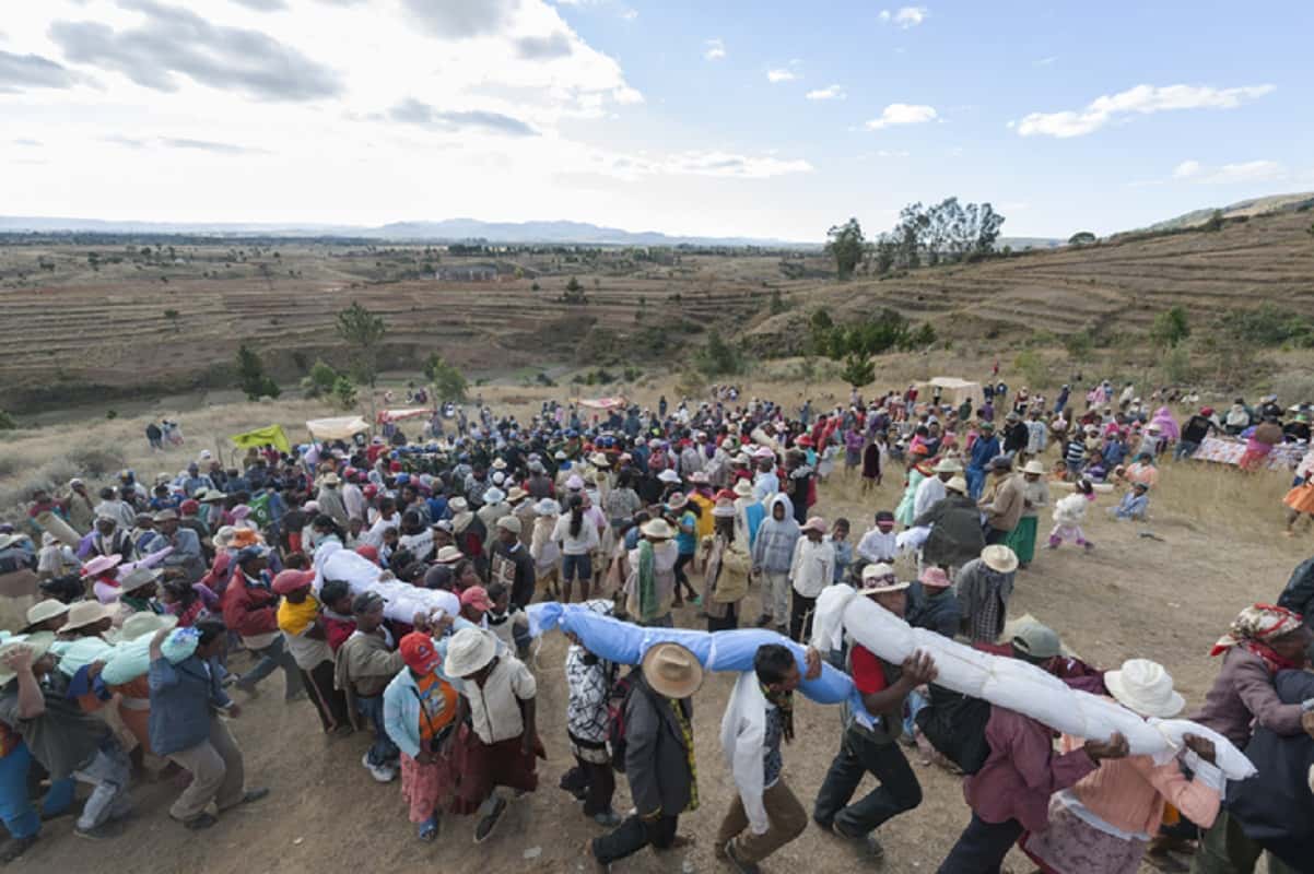 Unconventional Burial Customs facts