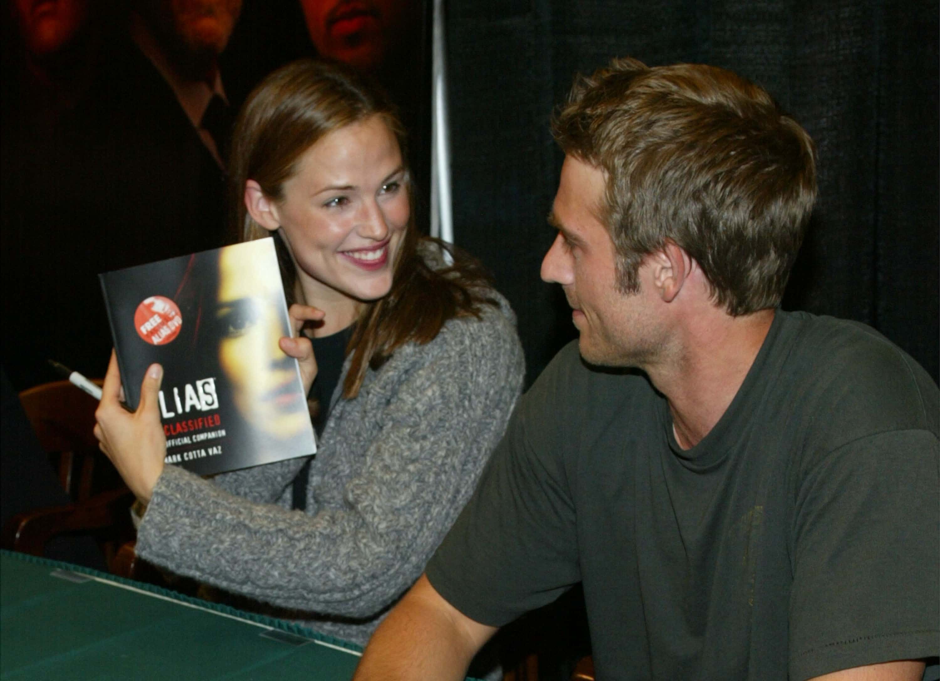 Jennifer Garner and Michael Vartan at Alias Declassified Book Signing Event