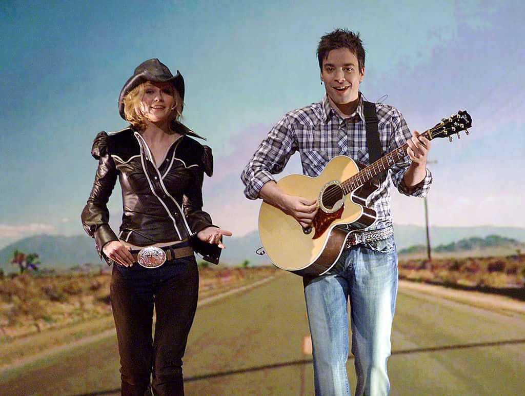 Kirsten Dunst and Jimmy Fallon at the 2001 MTV Movie Awards