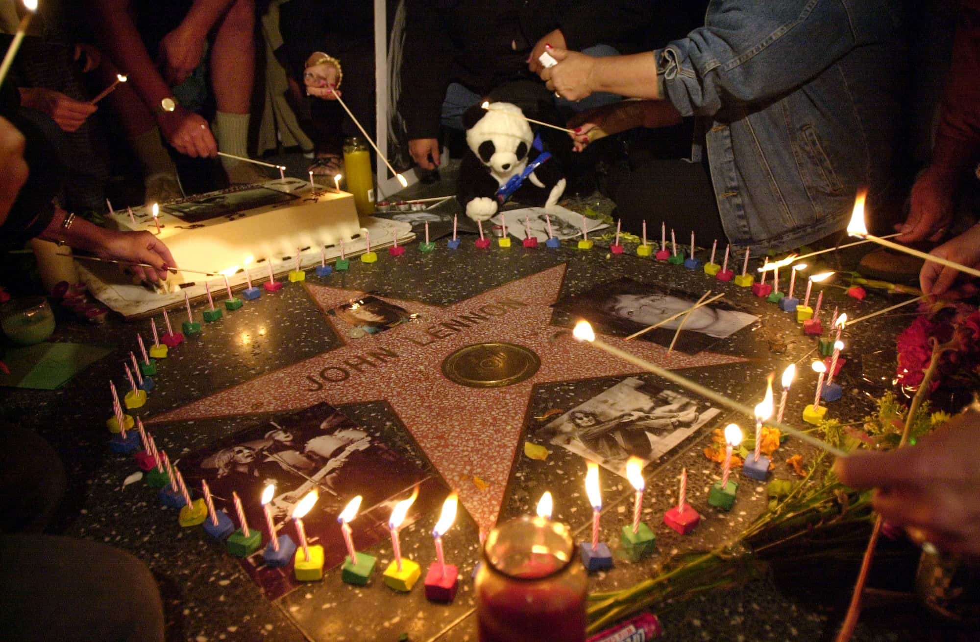 Fans Celebrate John Lennon's 60th Birthday