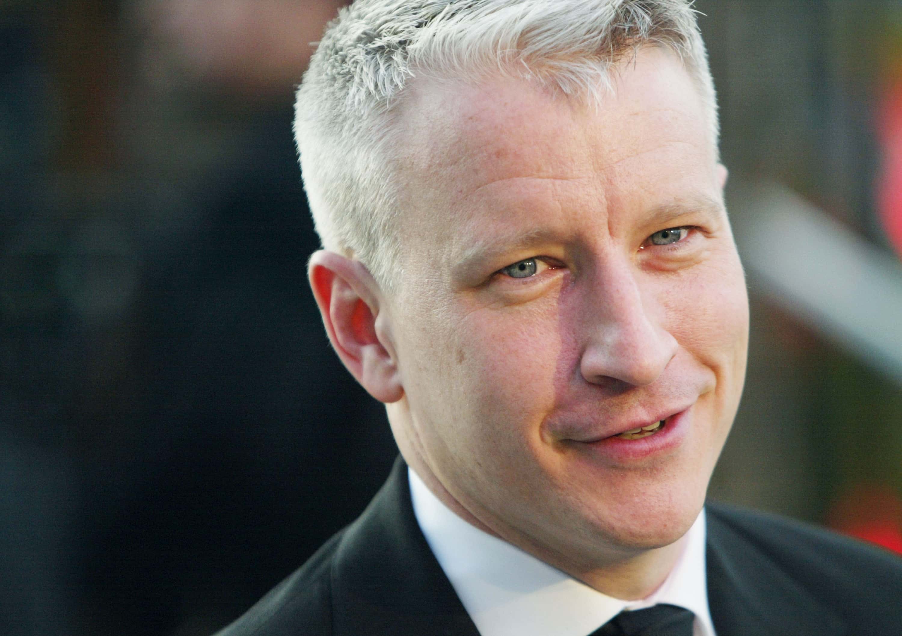 Anderson Cooper attends the 2004 Vanity Fair Oscar Party