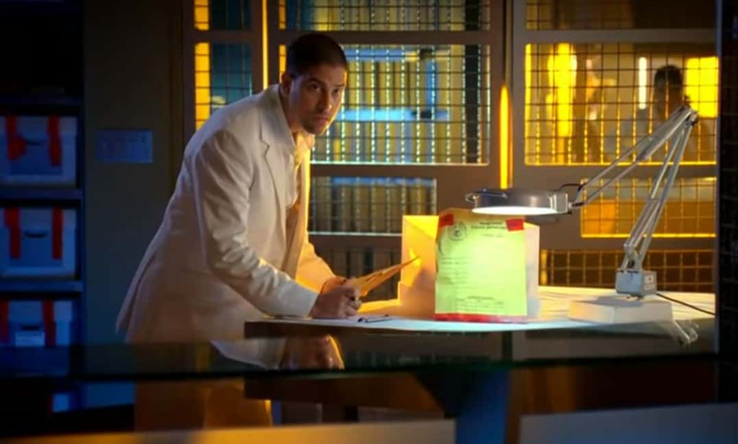 Screenshot from CSI: Miami (2002-2012)