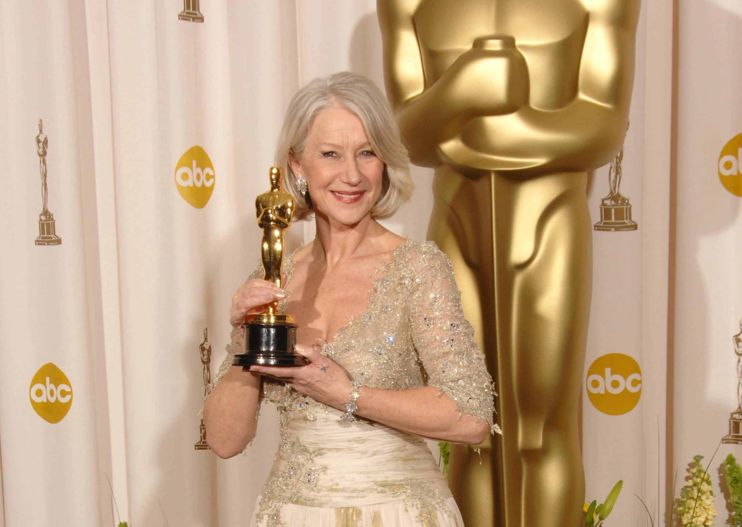 Helen Mirren holding Oscar