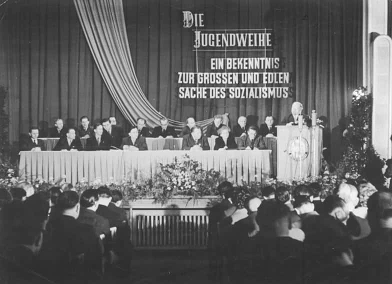 Life In East Germany facts