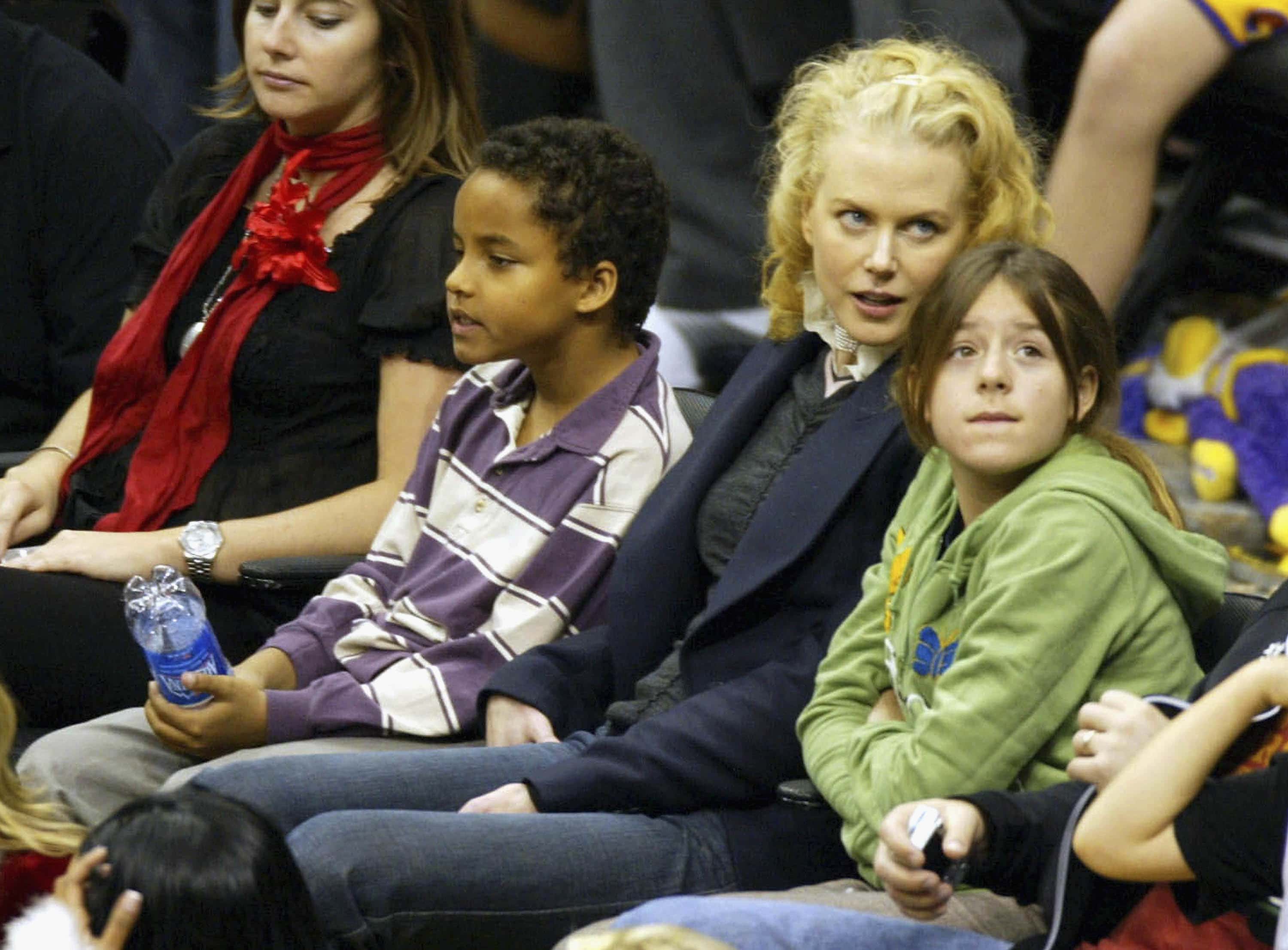 Actress Nicole Kidman (C) and her children