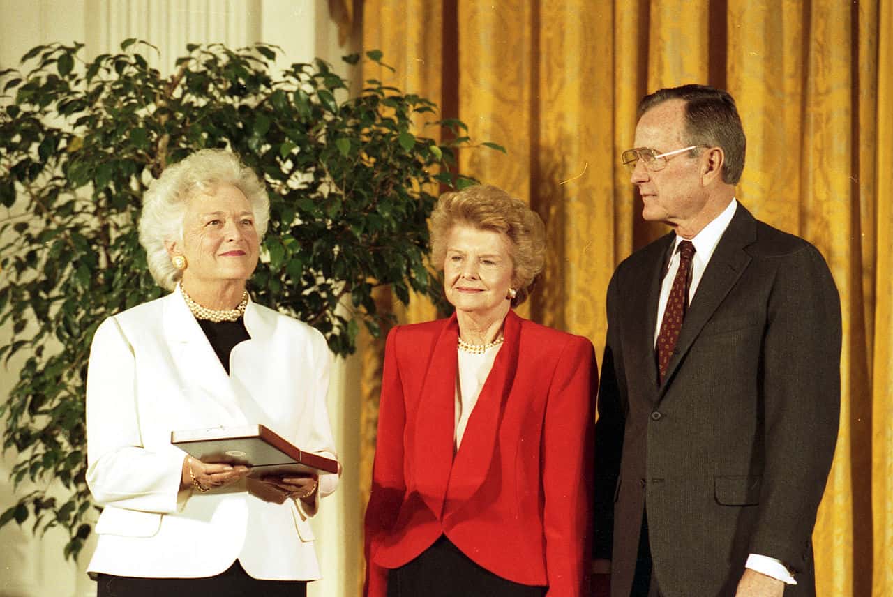 Former First Lady Betty Ford receives the nation's highest honor