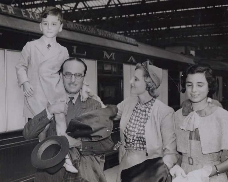 Daniel Day-Lewis facts