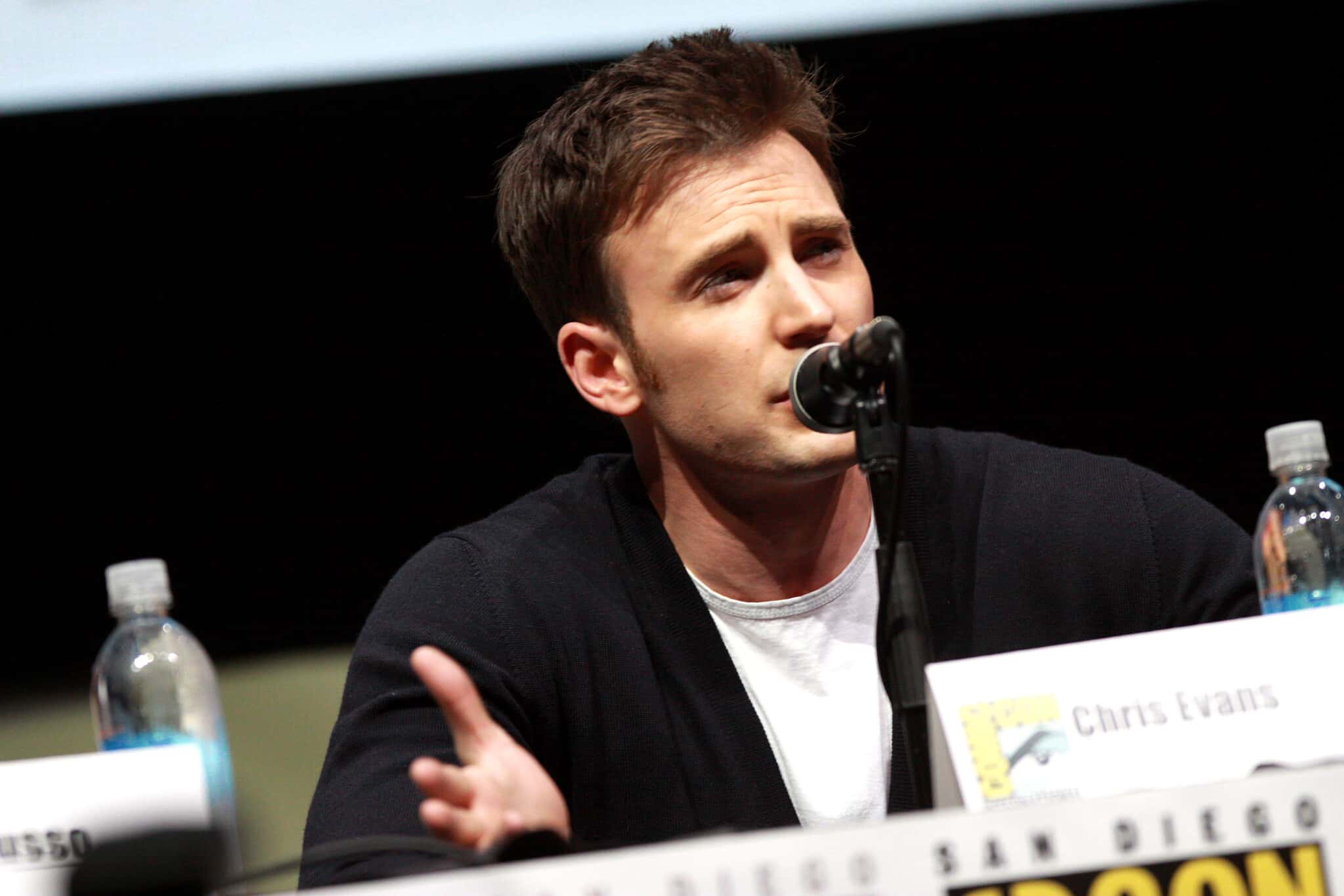 Chris Evans speaking at the 2013 San Diego Comic Con International