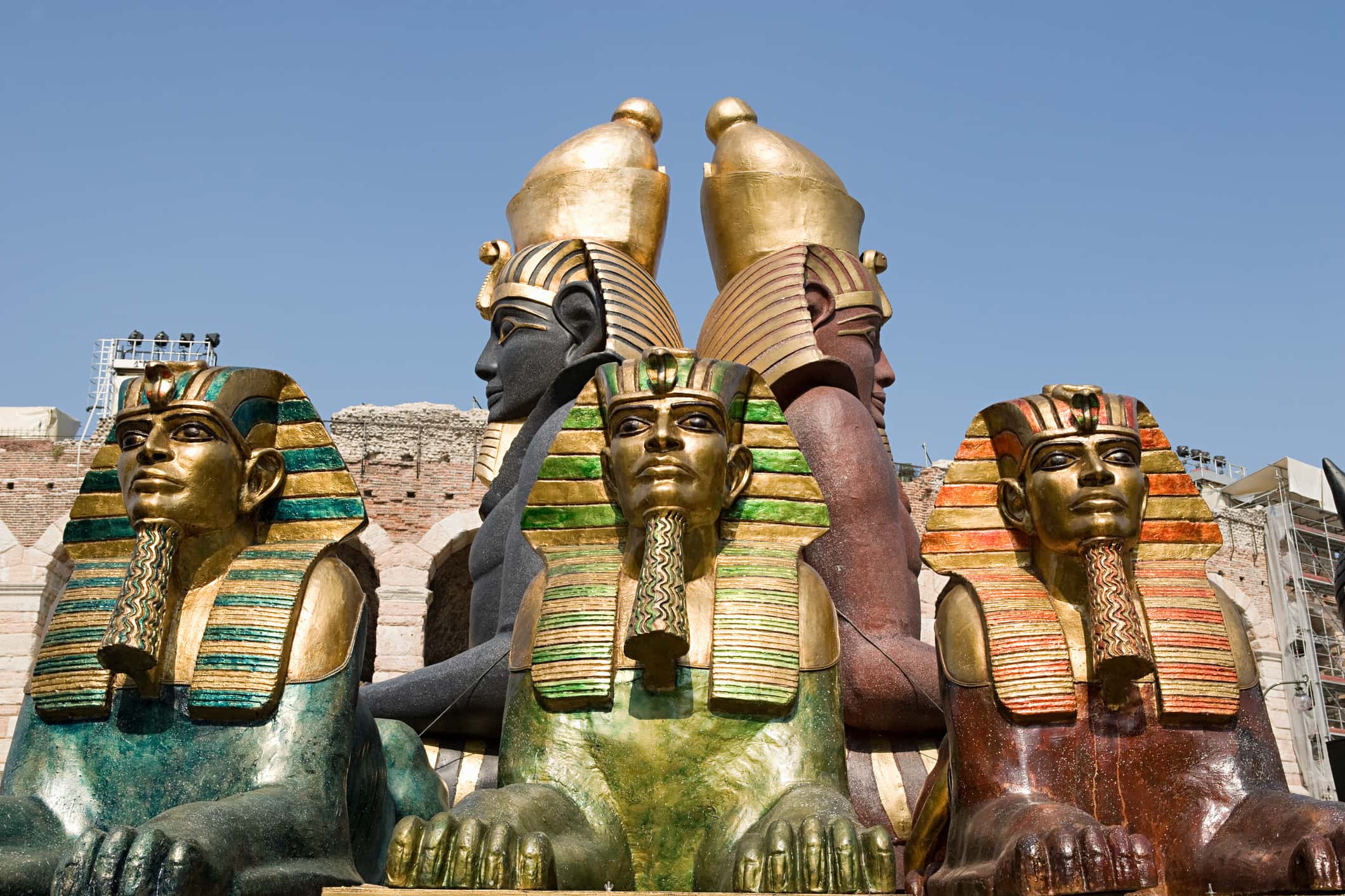 Древний египет жизнь фараона. Фараоны древнего Египта. Фараони древних Египта. Статуи богов древнего Египта. Фараон фото Египет.