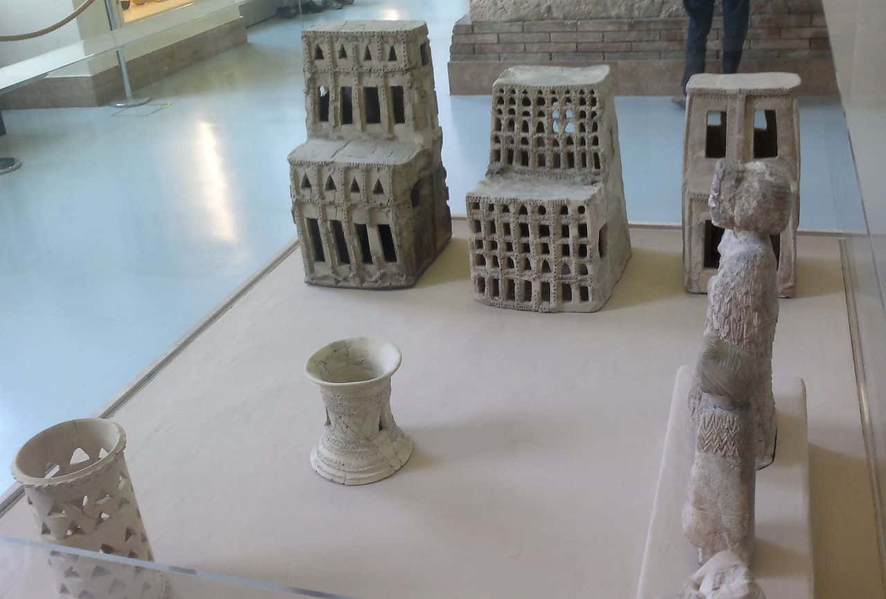 Assyrian Empire facts 