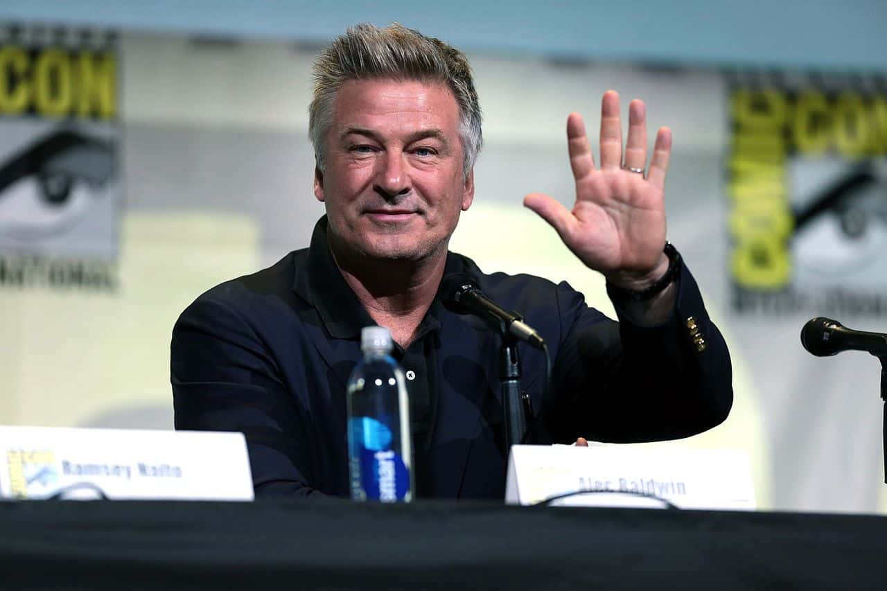 Alec Baldwin in black shirt - 2016