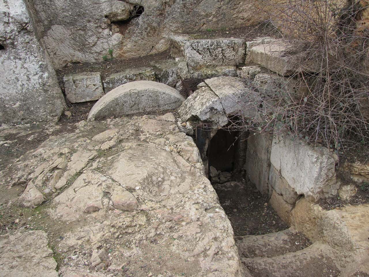 Mysterious Burial Sites facts