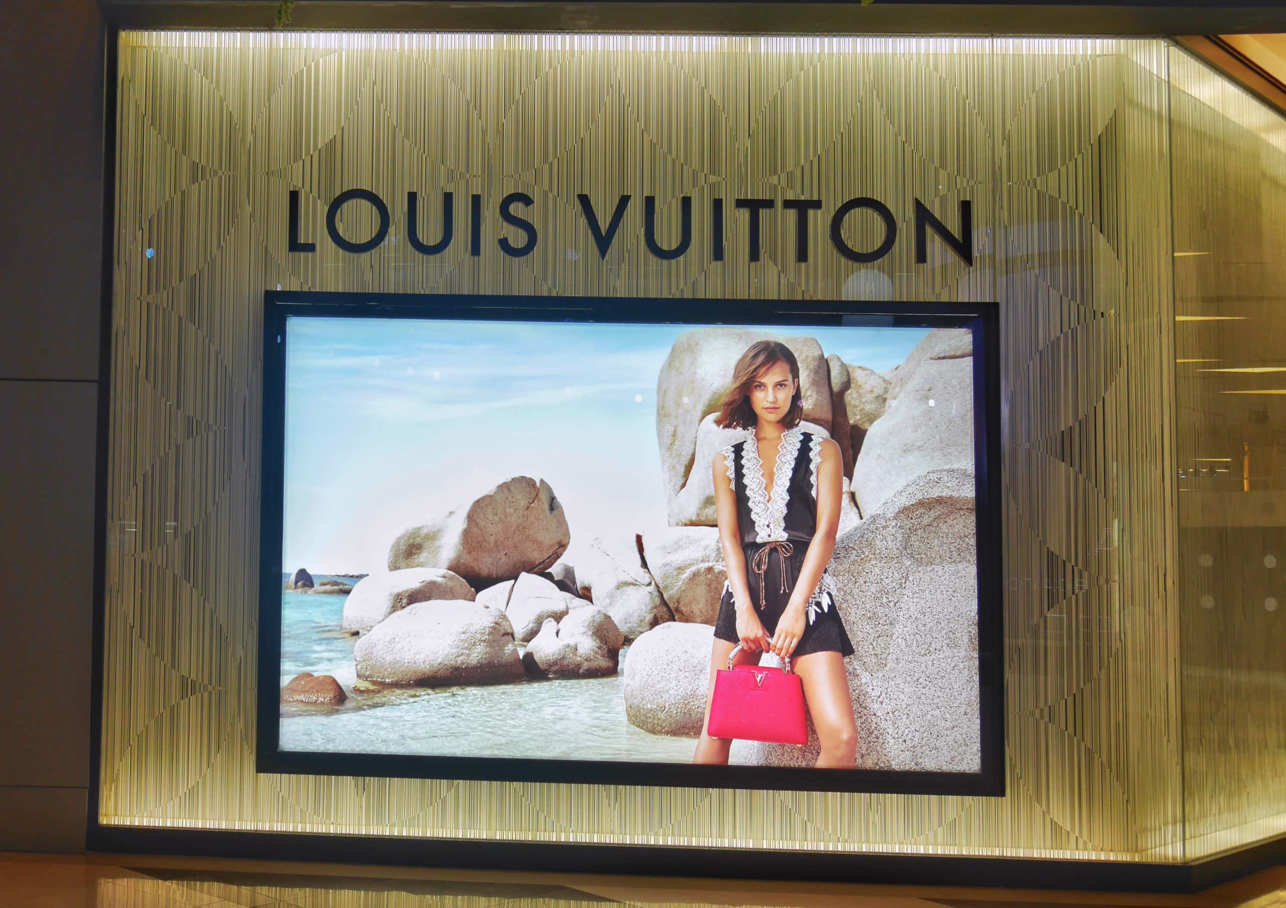 Alicia Vikander facts