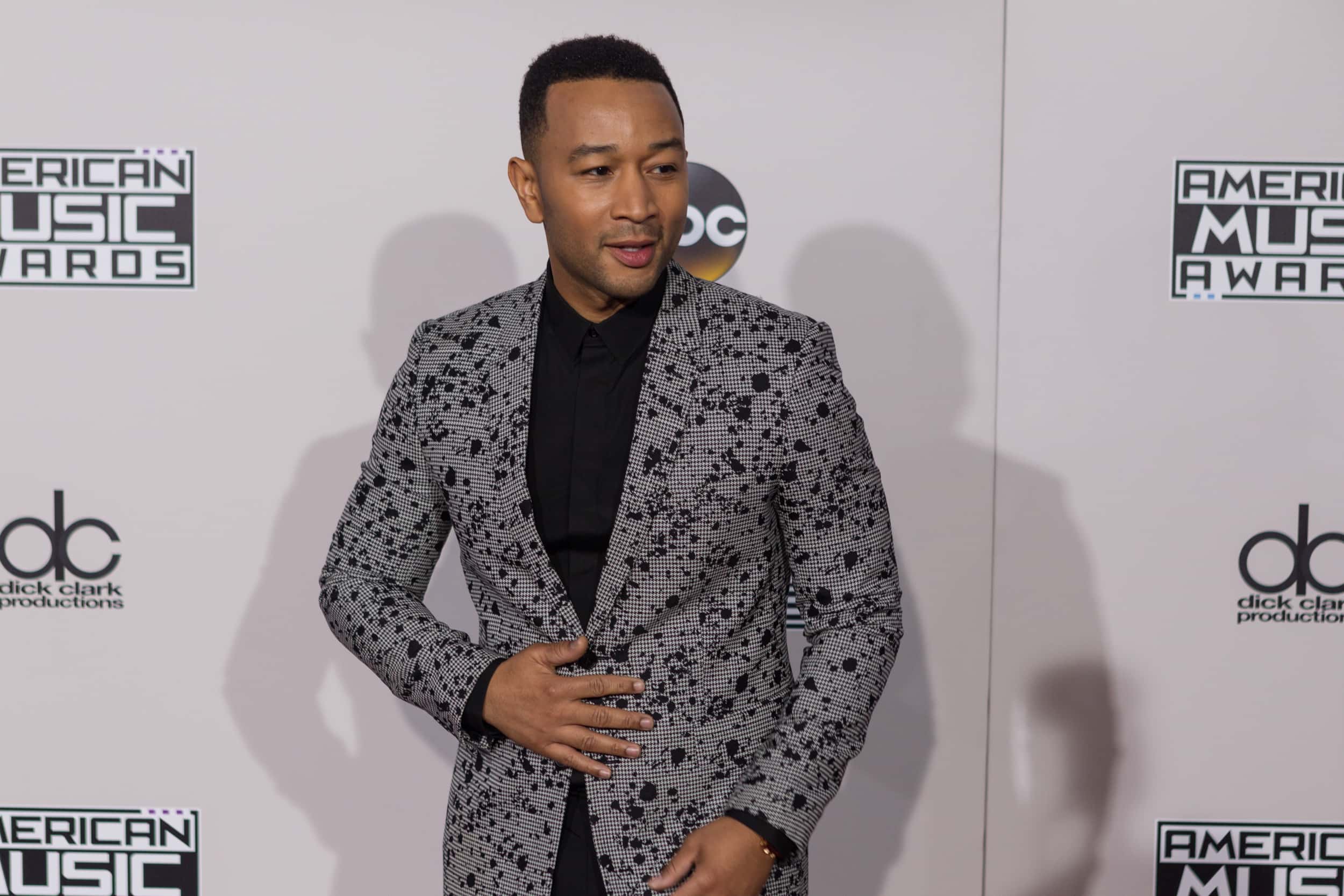 Singer Songwriter John Legend attends the 2016 American Music Awards