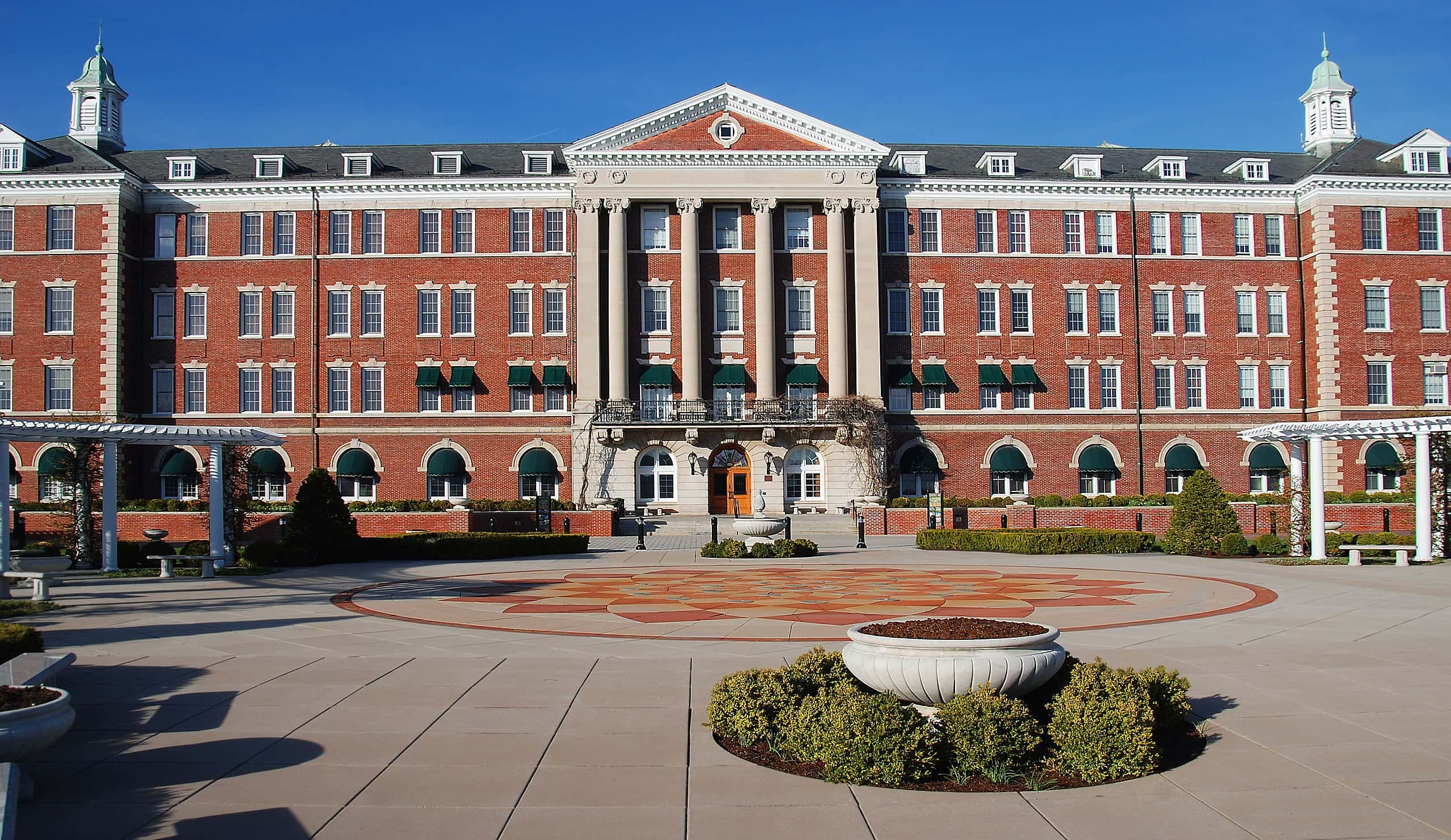 Anthony Bourdain Facts