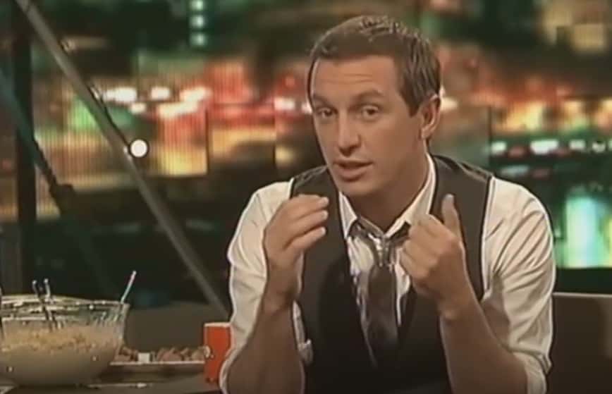 Screenshot form the tv show Rove Live (2000–2009)