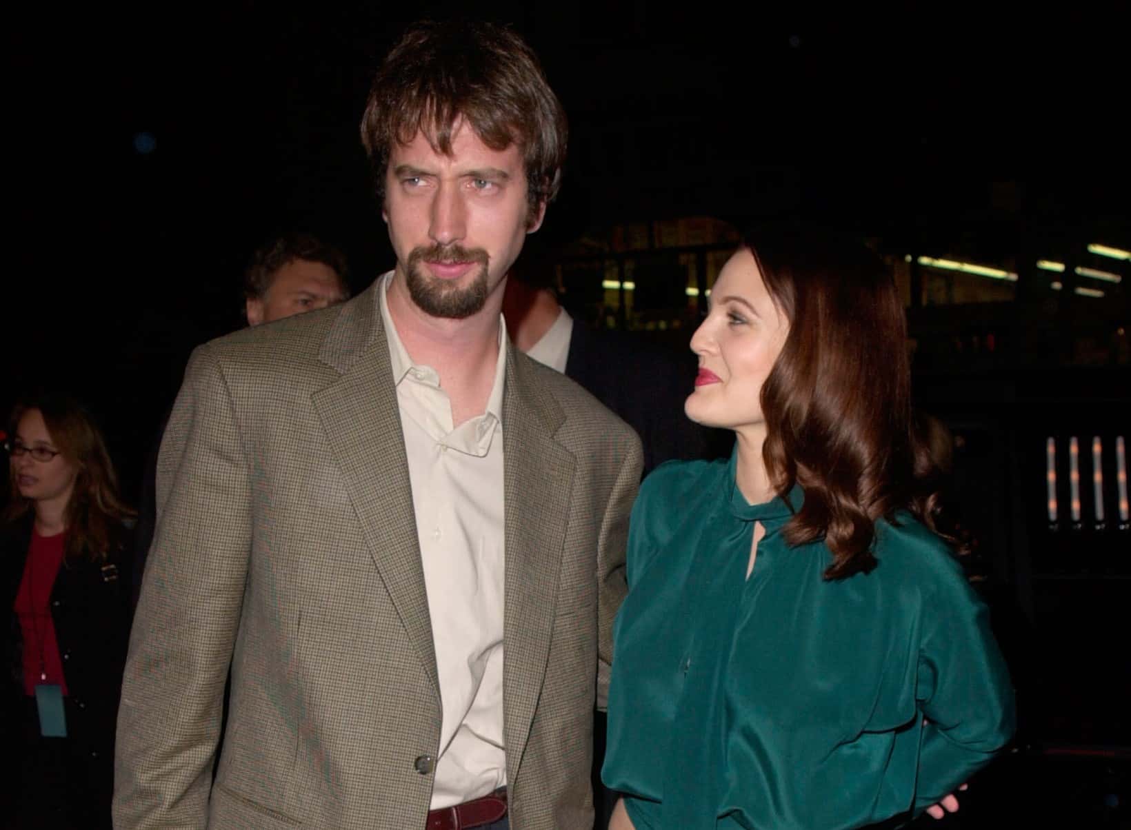 Actress DREW BARRYMORE & actor boyfriend TOM GREEN