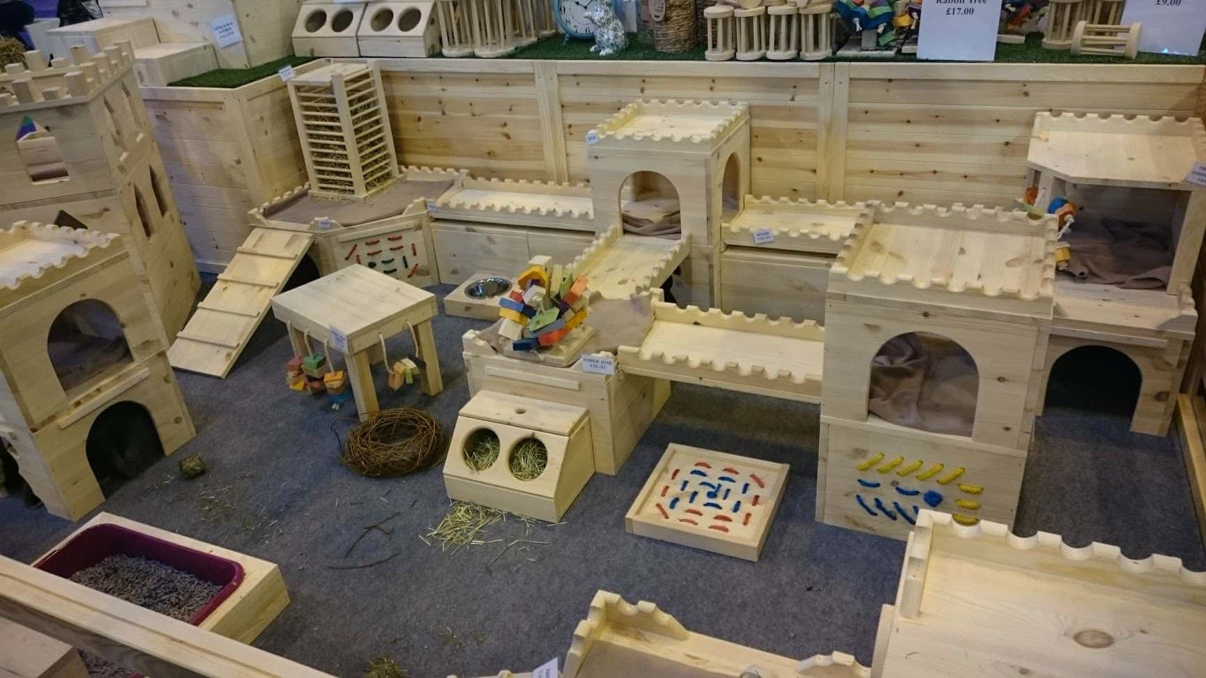 The Weirdest Things Seen In Another Person's Home Facts