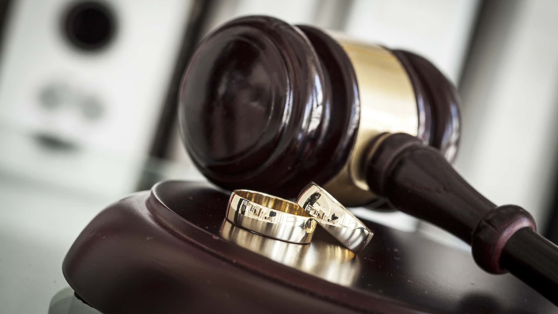 Divorce Lawyers Admit The Pettiest Ways People Have Screwed Over Their Spouses Facts