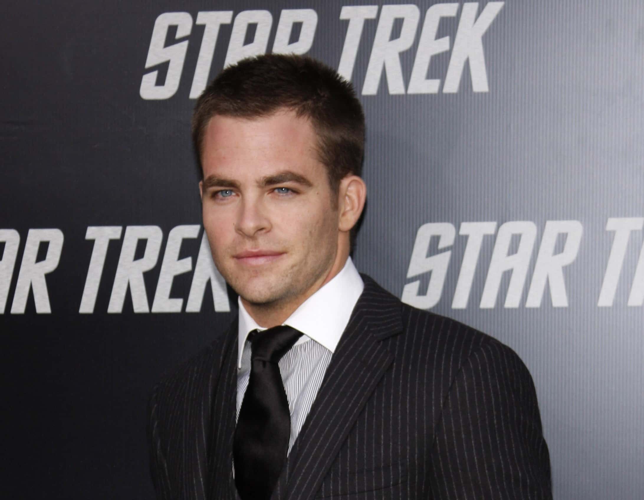 Chris Pine at the Los Angeles Premiere of