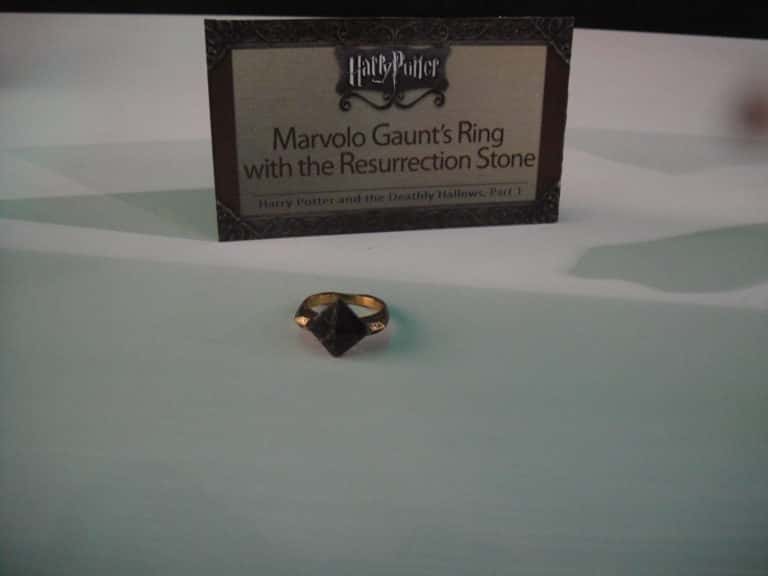 Tom Ridle Ring Soul-Splitting Facts About Tom Riddle