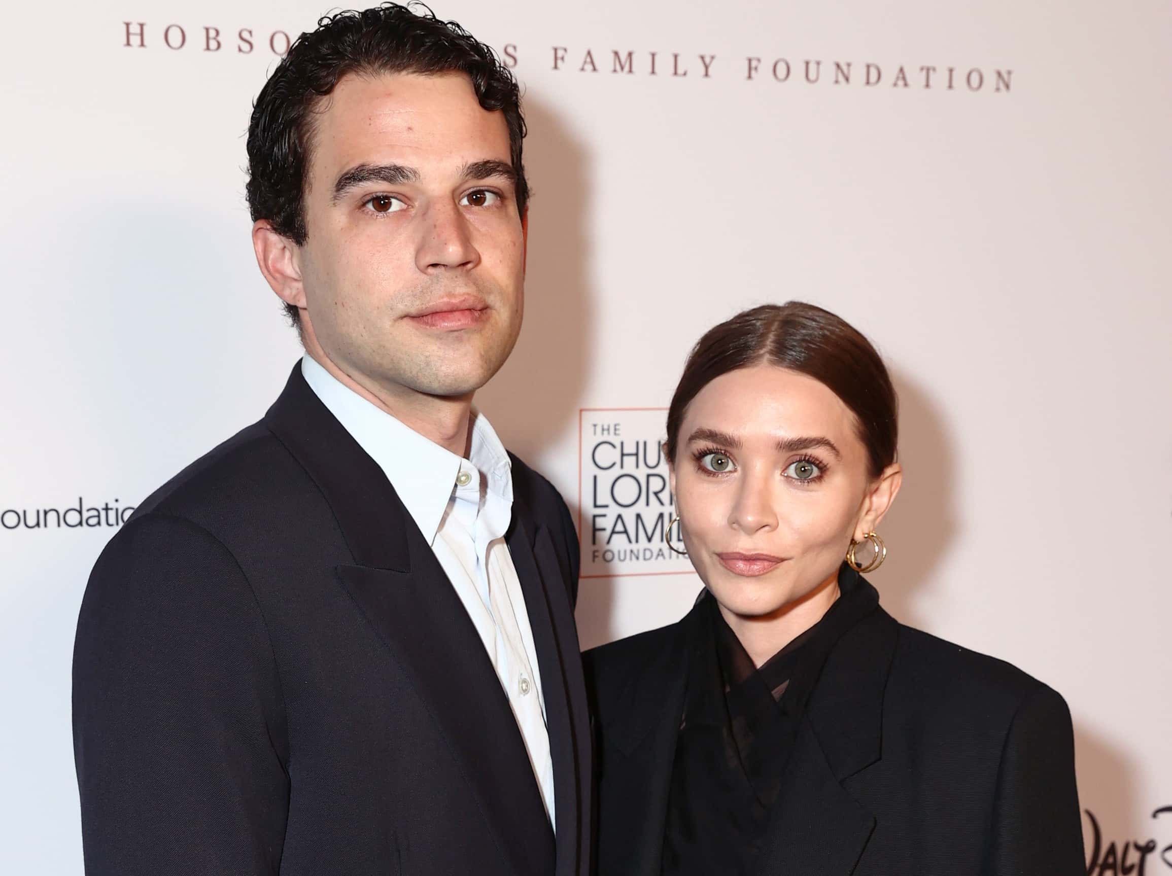 Mary-Kate And Ashley Olsen Twins Facts