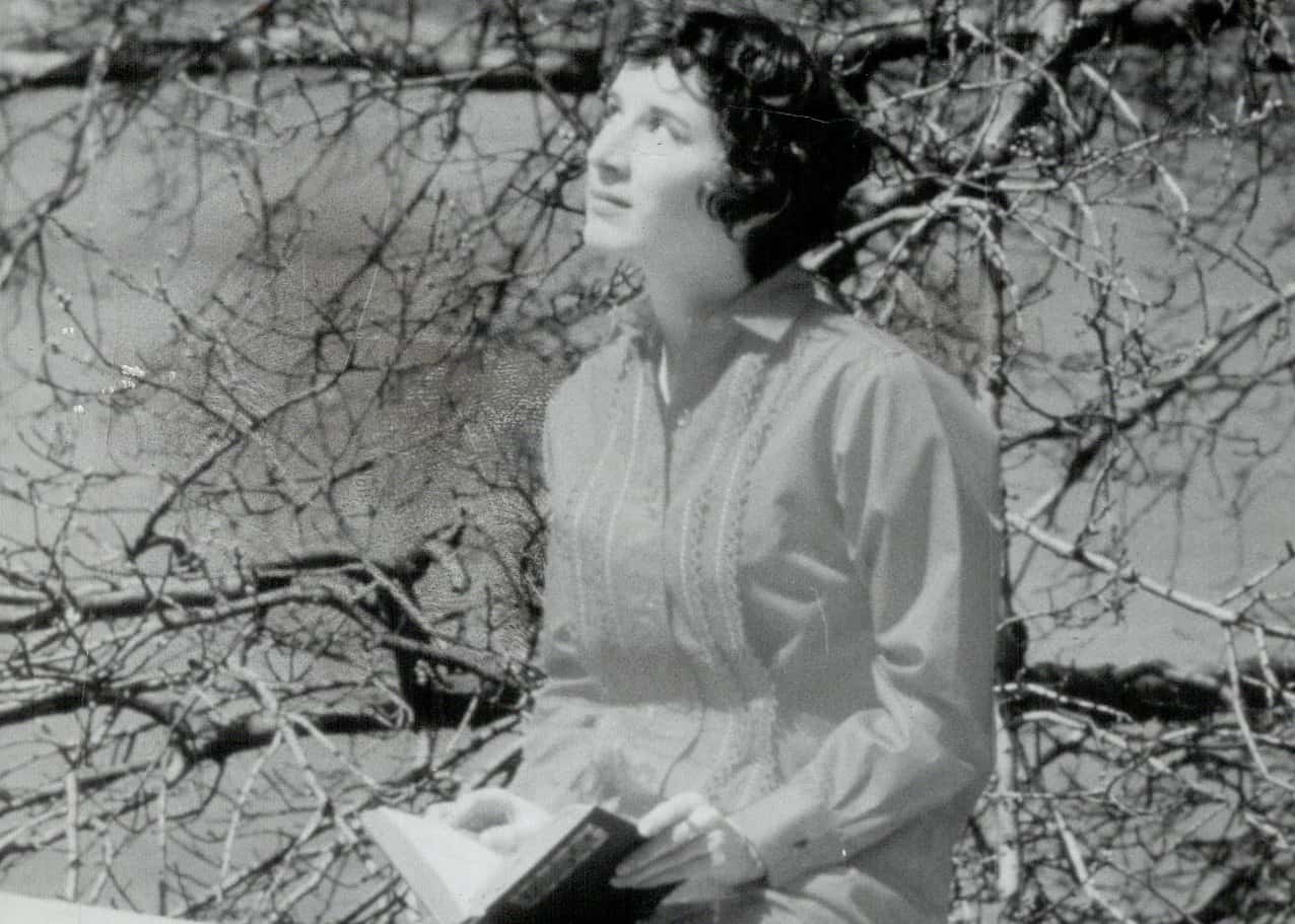 Margareth Atwood wearing a shirt