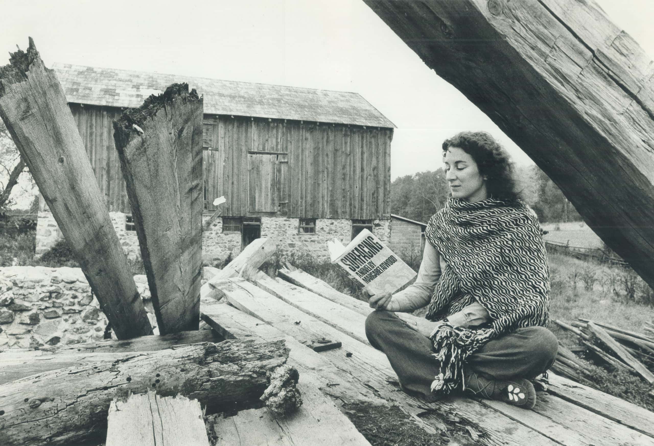 Margaret Atwood reading her book