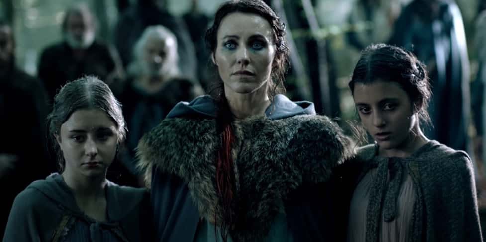 Boudica and her daughters in traditional clothes