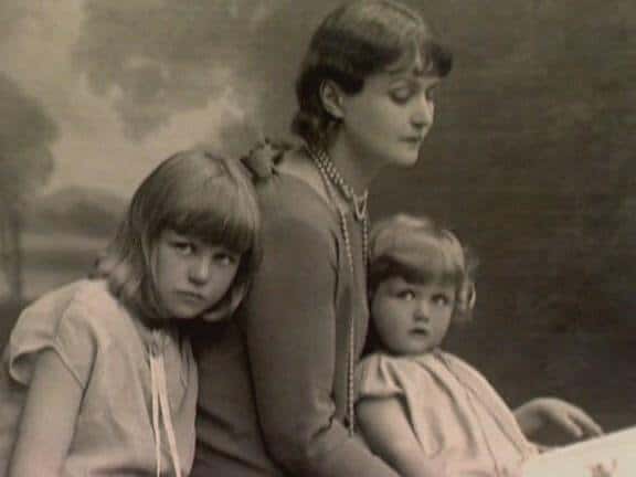 Angela Lansbury Facts