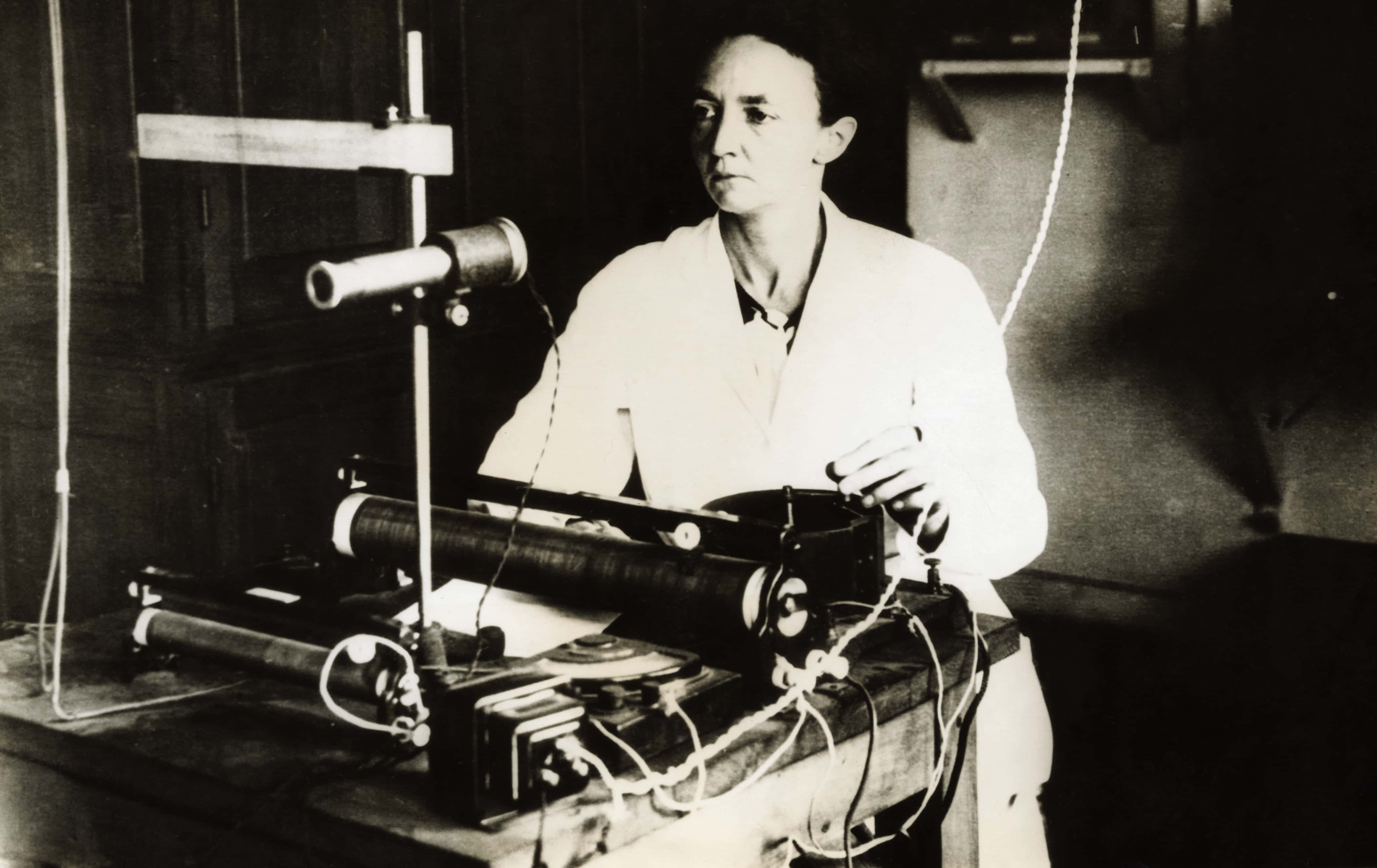 Irene Joilet Curie Experimenting
