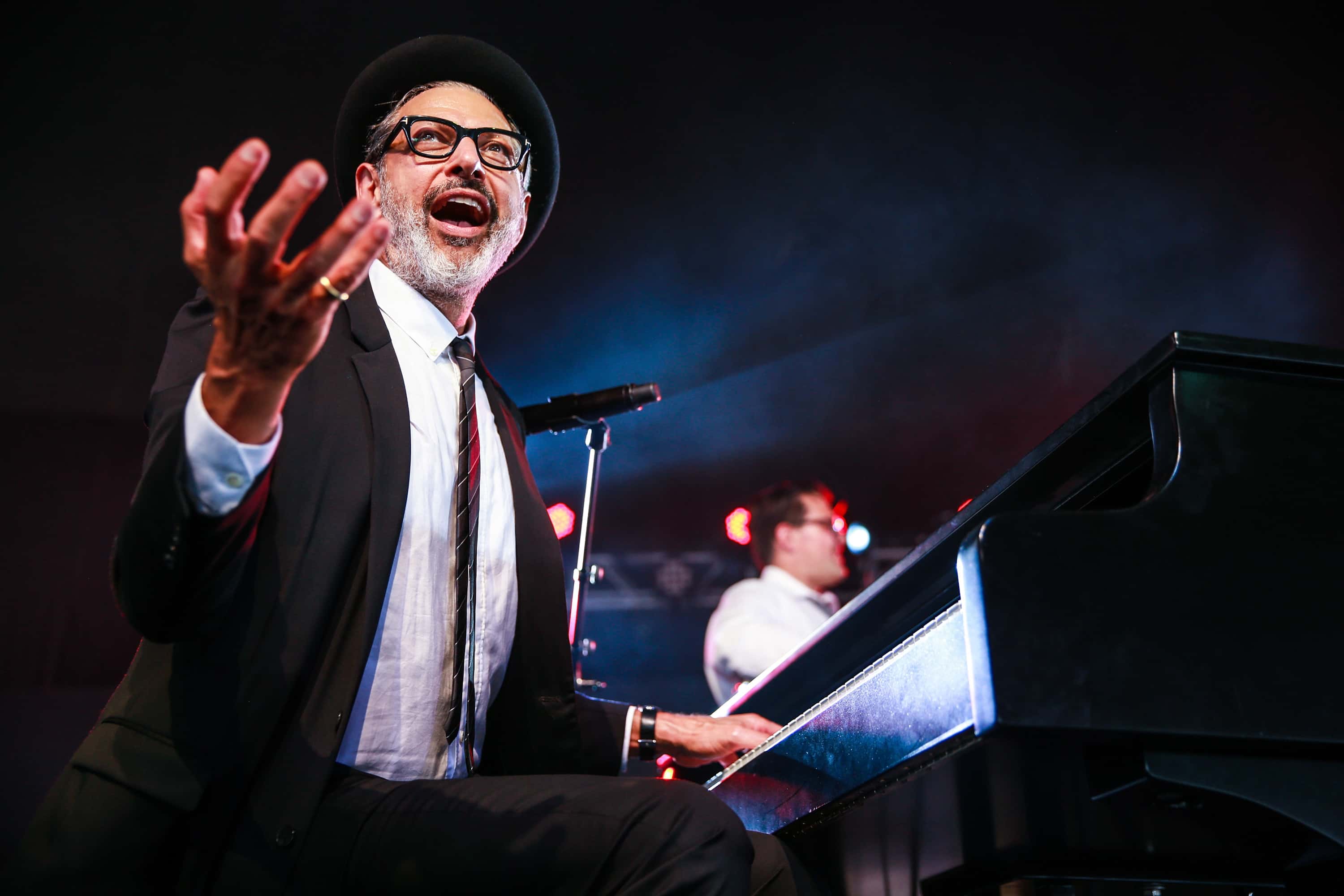 Portrait Photo of Jeff Goldblum performs on the Willow stage