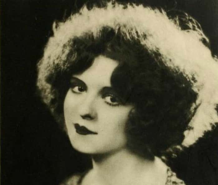 Clara Bow Facts