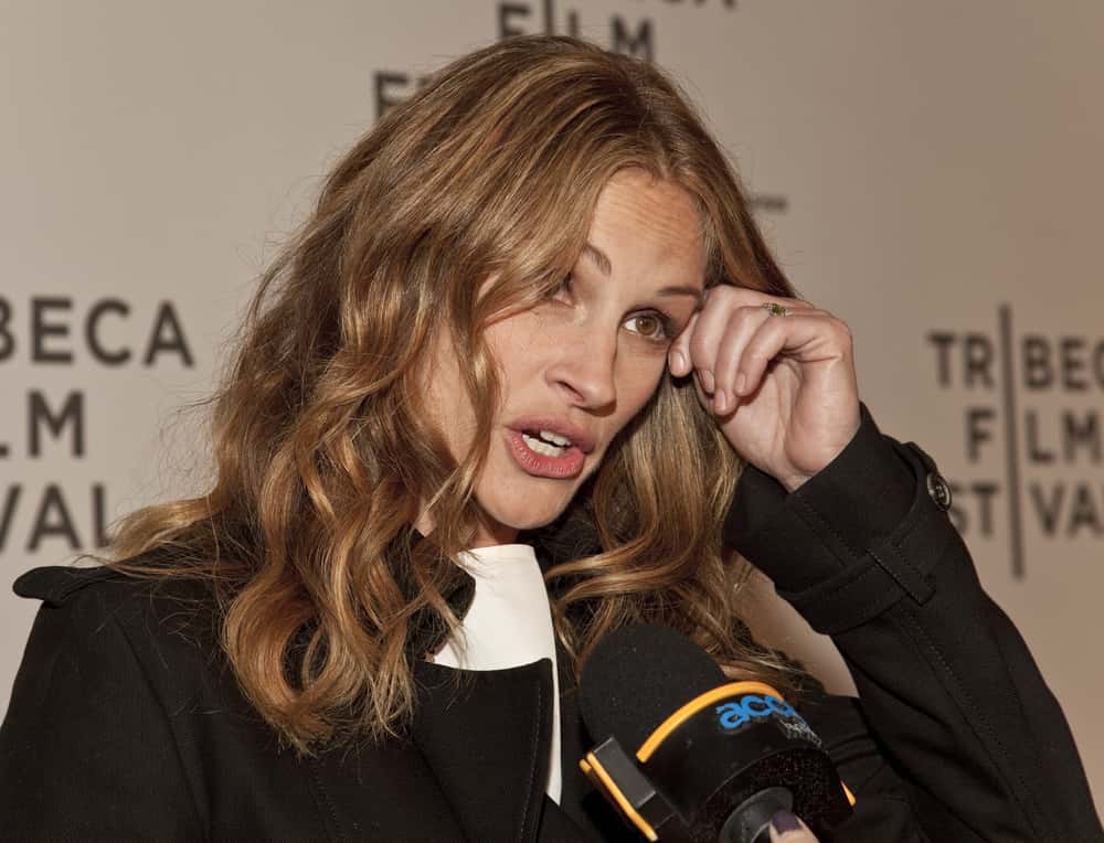 Julia Roberts gives interview to Access Hollywood