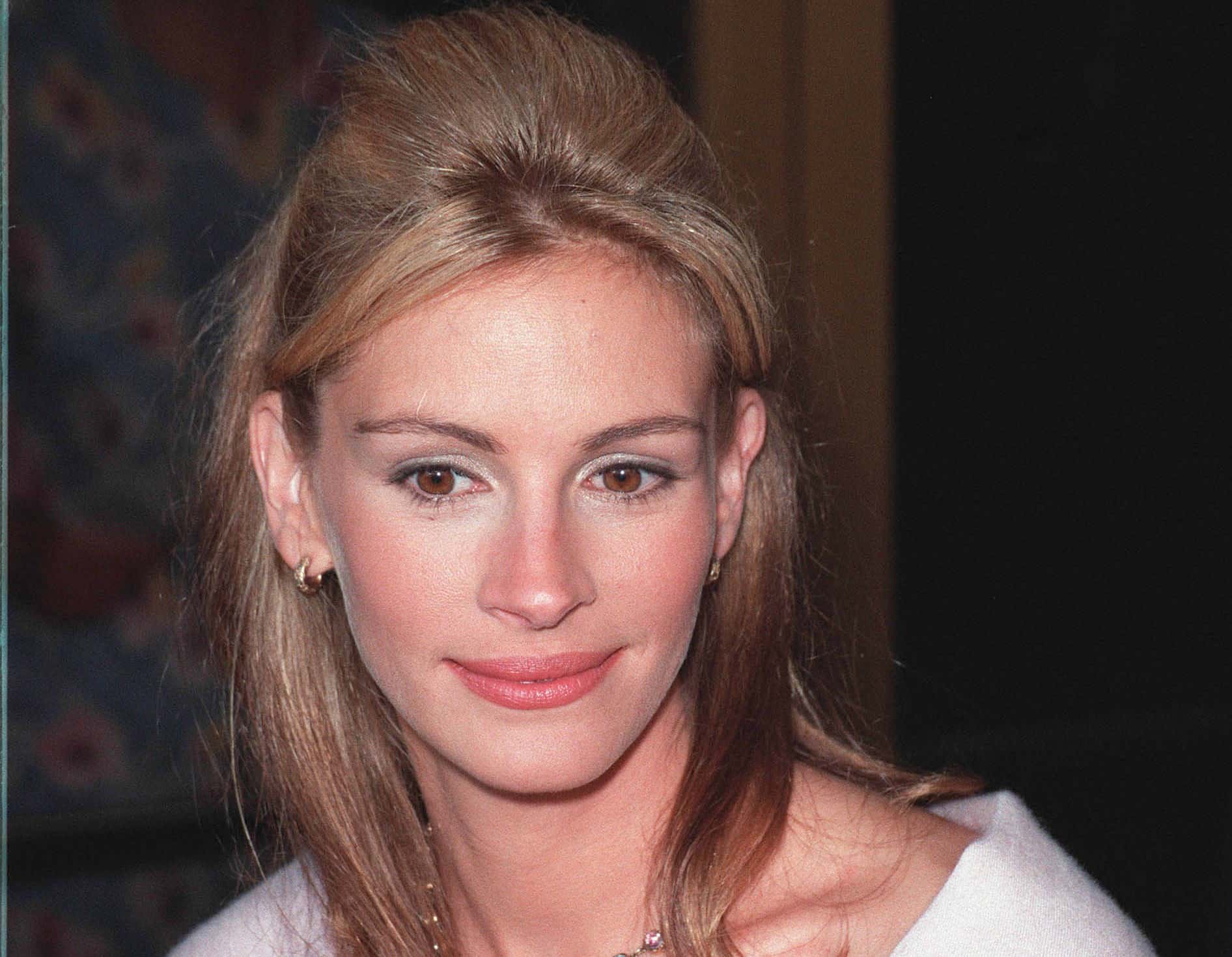 Actress JULIA ROBERTS at the Los Angeles premiere of her new movie