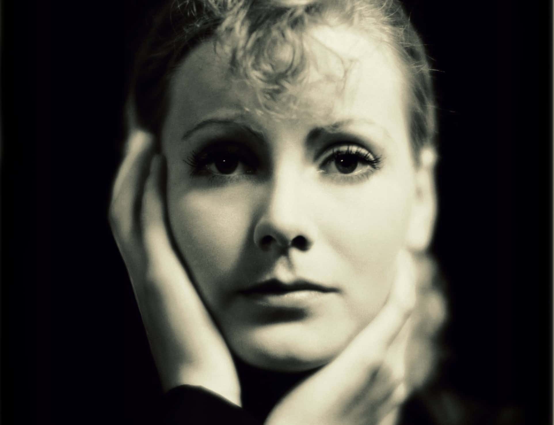 Greta Garbo "The Kiss" 1929 in black 