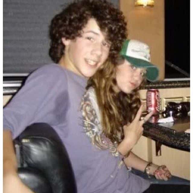 Nick-Jonas-Miley-Cyrus