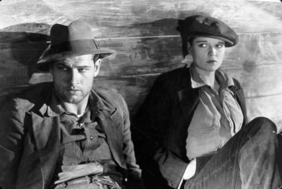 Grayscale photo of the actor and actress Richard Arlen and Louise Brooks from the movie Beggars of Life