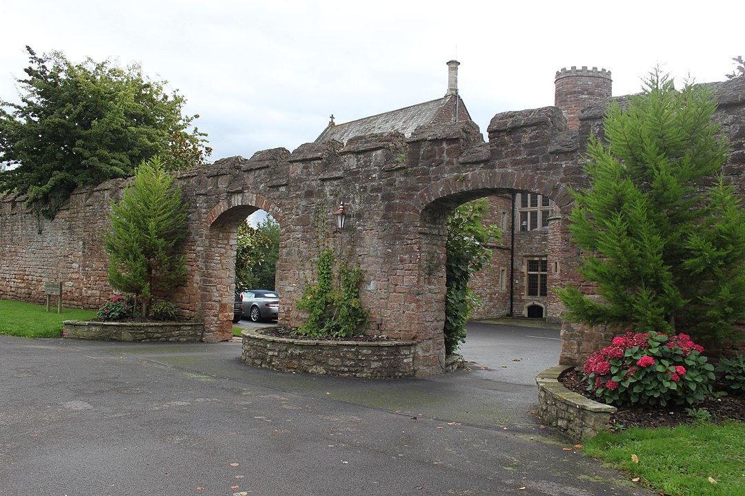 Bess of Hardwick facts