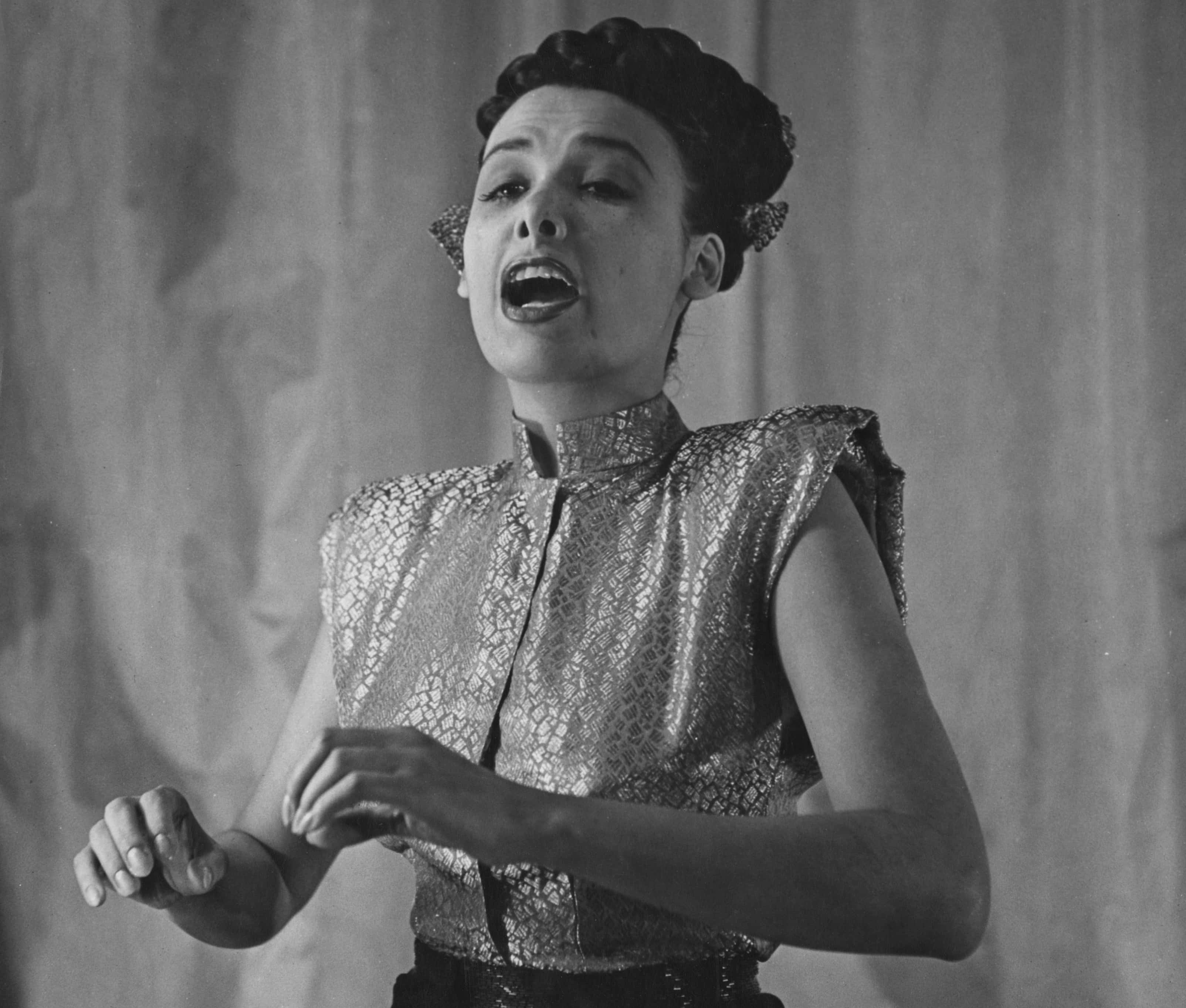 Lena Horne sings