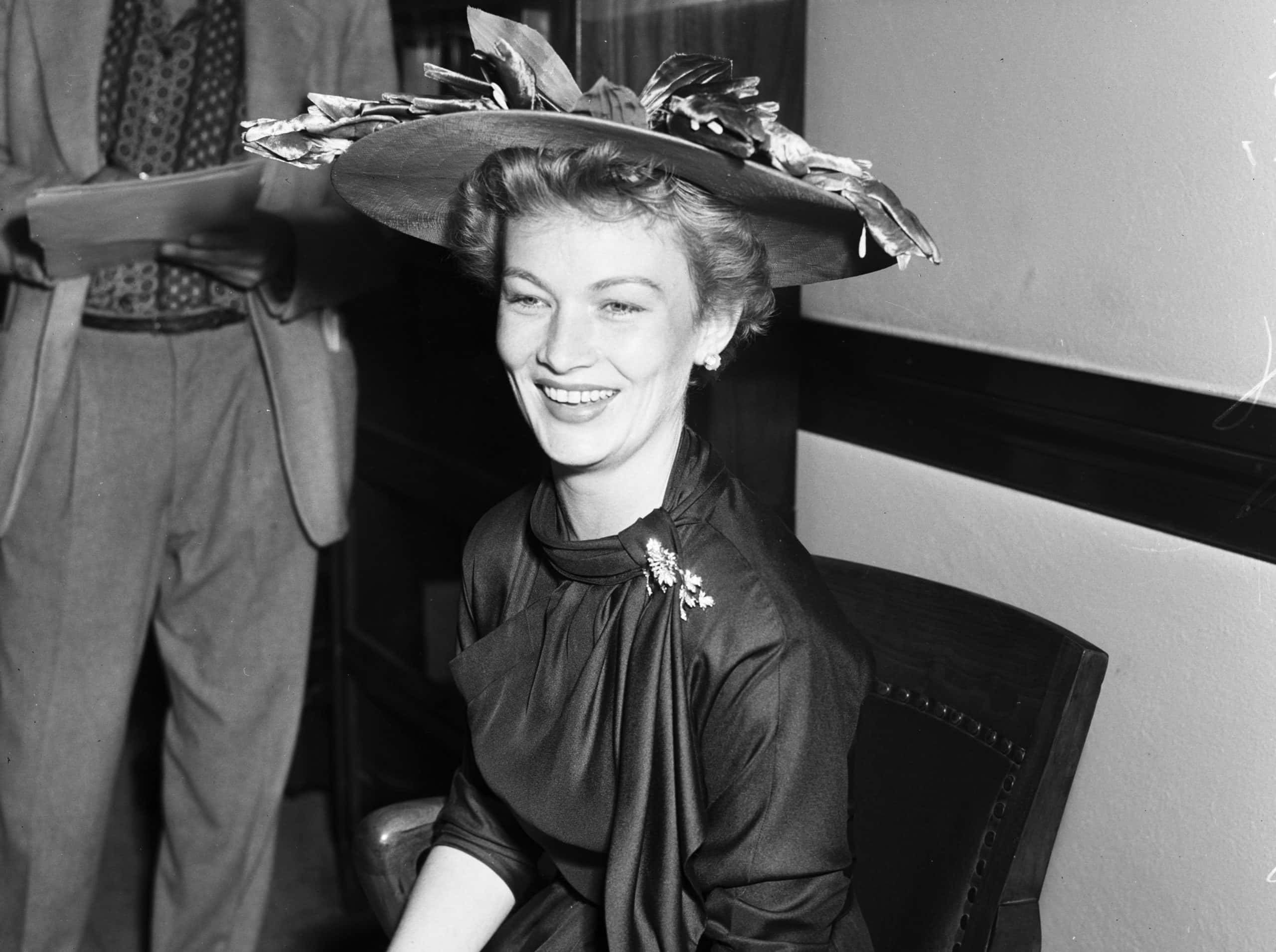 Veronica Lake at court 